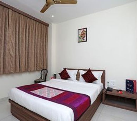 OYO 10131 Hotel Raj