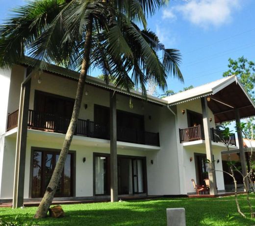 Villa Peacock
