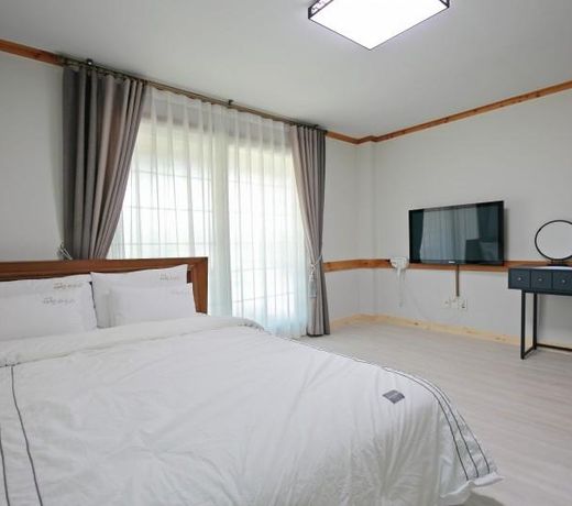 Gyeongju Cabin House Pension