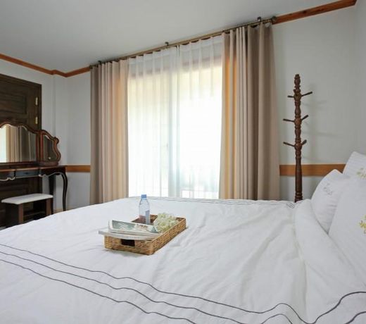 Gyeongju Cabin House Pension