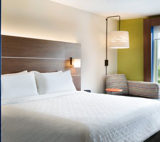 Holiday Inn Express Calhoun South, an IHG Hotel