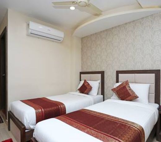 OYO 10338 Hotel Aadesh Palace