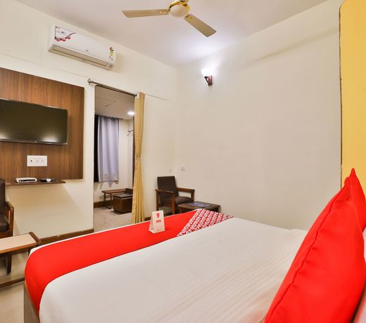 OYO 13668 Hotel Utsav