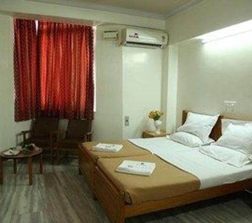 Sri Aarvee Hotels