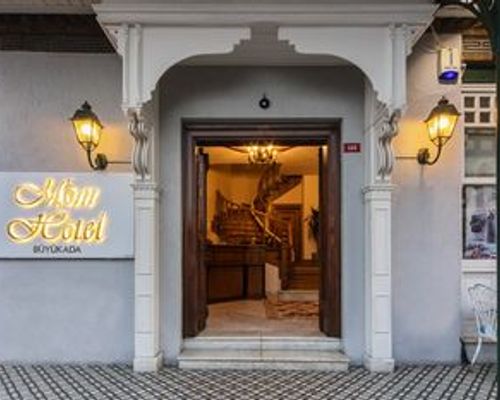 Mom Hotel - Буюкада - фото 20