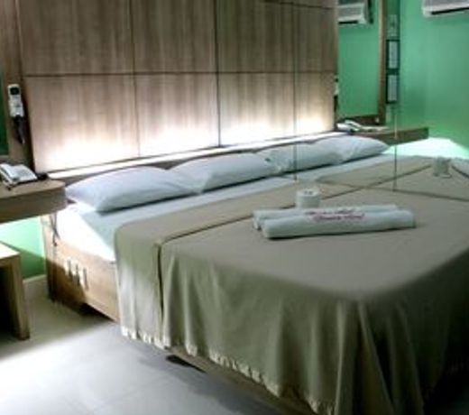 New Winston Hotel