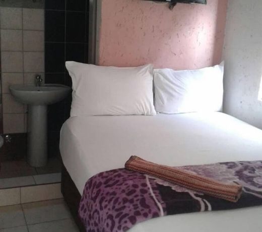 Royal Crown Guesthouse