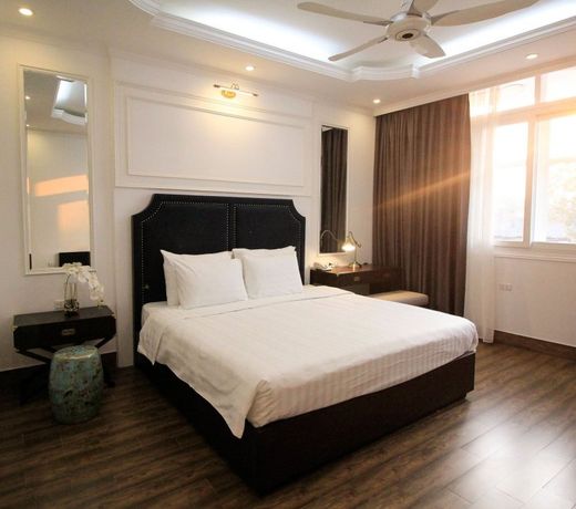 Golden Rooster Hotel