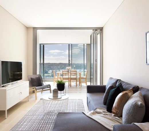 Chic Designer Apartment in Olympic Park + Parking
