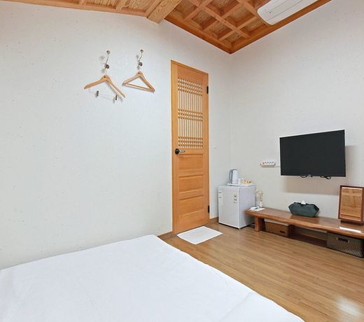 Cheonggong Hanok Stay