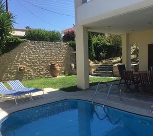 Dim Art Traditional Villa
