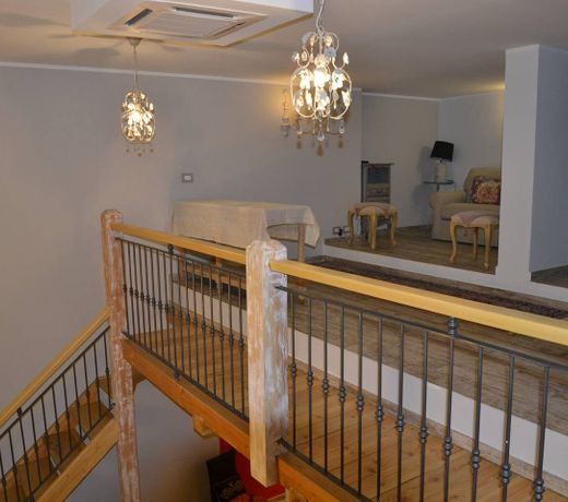 STYLISH & GLAMOROUS LOFT IN THE HEART OF GENOA