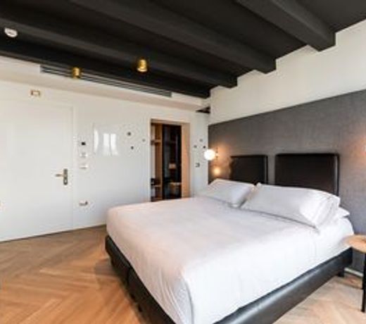 MaisonMe Boutique Hotel