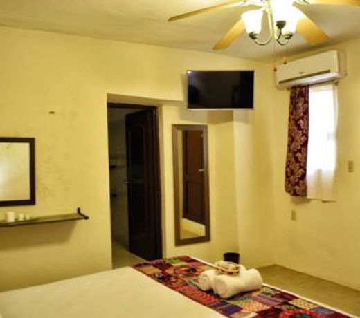Balamku Hotel Petit