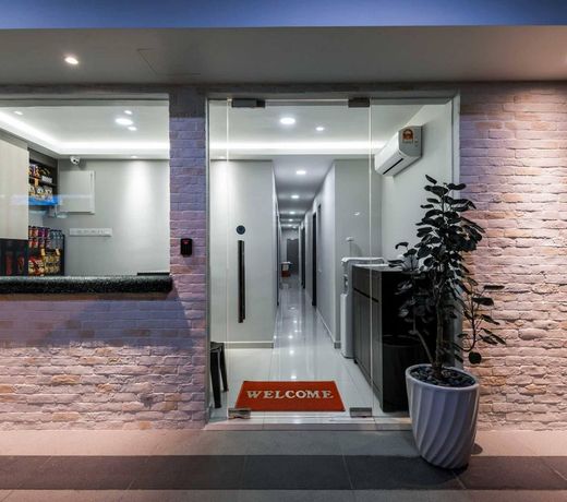 G3 HOUSE