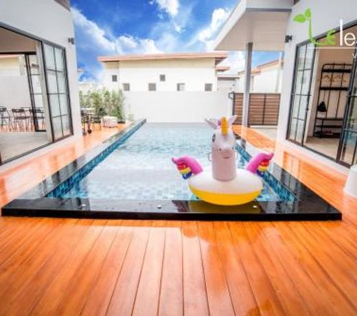 J Pool Villa Huahin
