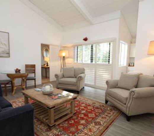 Lobos Lodge