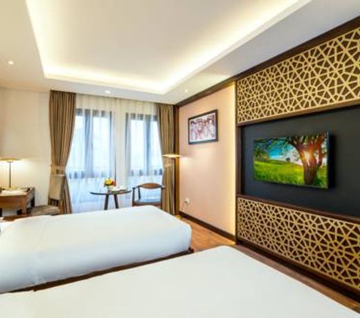 Conifer Grand Hotel