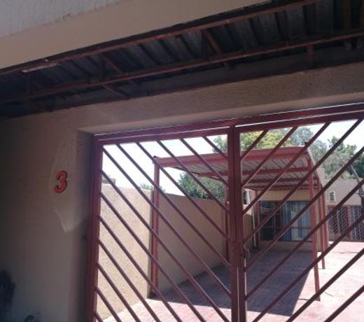 Naisar's Apartments Primrose,Johannesburg