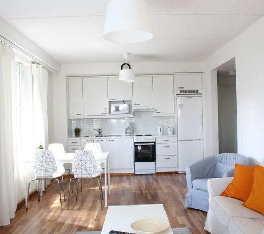 A bright and spacious one-bedroom apartment near the Helsinki airport.