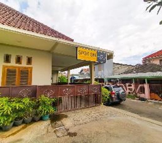 SPOT ON 2490 Griya Kencana Homestay