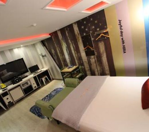 Hera Hotel
