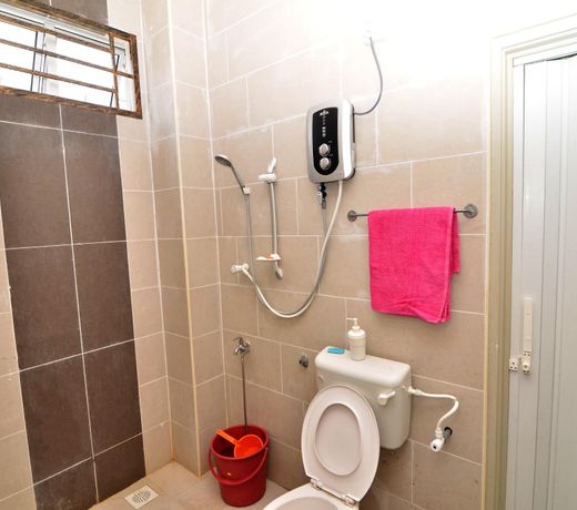 Muslim Impiana Putera Homestay