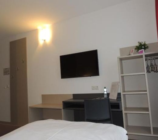 AVIA Motel Bisamberg