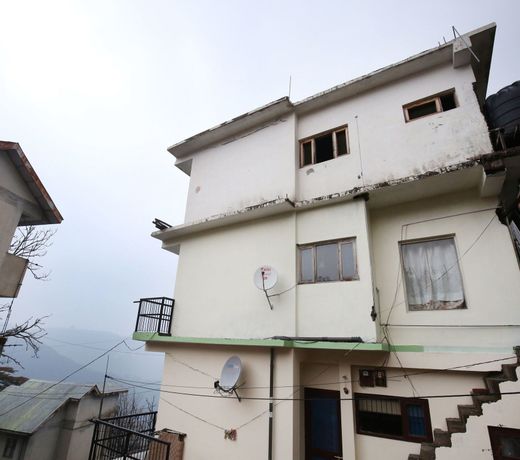 OYO 10869 Home 2BHK Kaithu Shimla