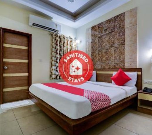 OYO 16127 Hotel Taurus