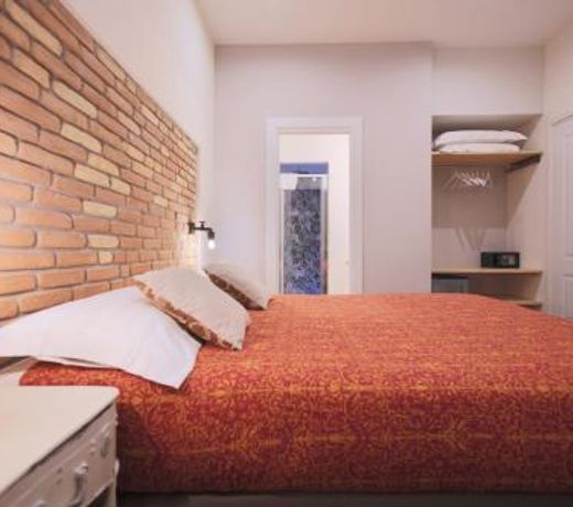 Trevi Contemporary Suite