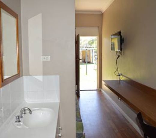 Brolga Hotel Motel - Coleambally