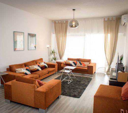 Oval Apartment