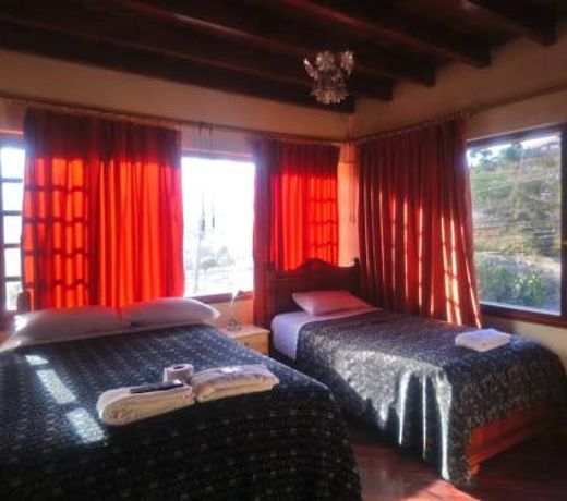 Hostal Pakari