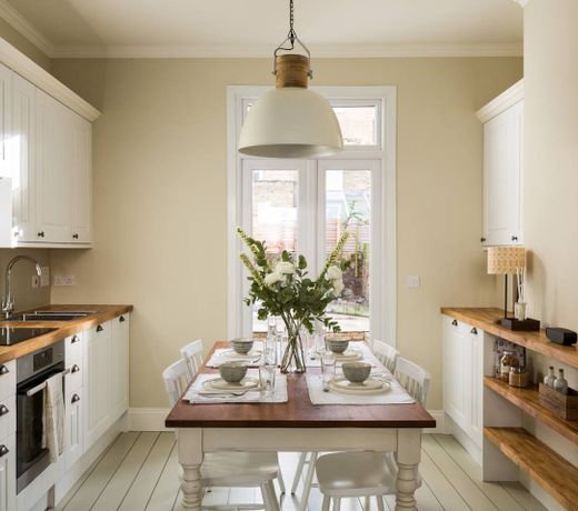 Bright 1BR Modern Home & Terrace in West London