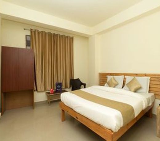 Hotel Travellers INN
