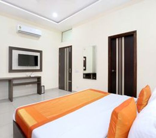 OYO 10832 Hotel JB 2