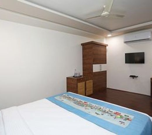 OYO 11517 Hotel Sky High