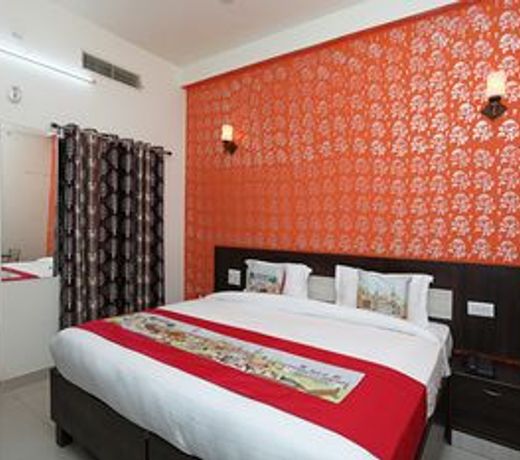 OYO 11041 Hotel Taj Ansh