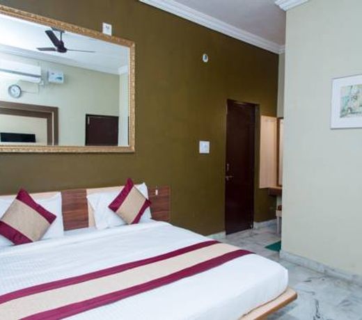 OYO 10499 Hotel Shiv Shakti