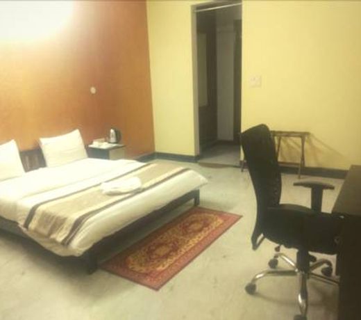 Hotel Anya Residency