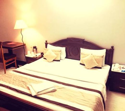 Hotel Anya Residency