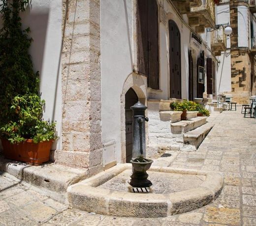 HOME 5 - Arco Antico