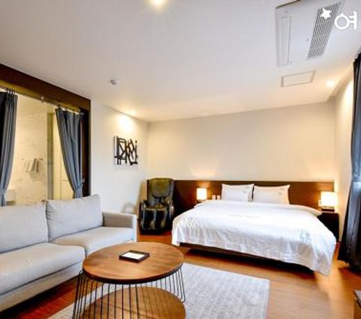 Blanc Business Hotel