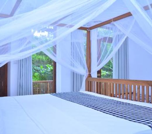 Green Almond Hotel