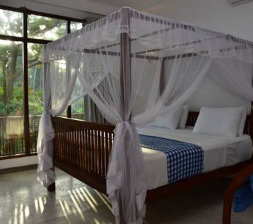 Green Almond Hotel