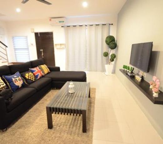 Decozy Homestay (14pax++)