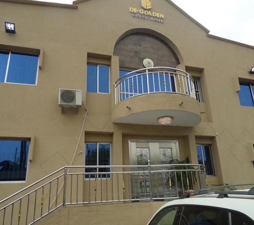 De-Golden Quest Hotel
