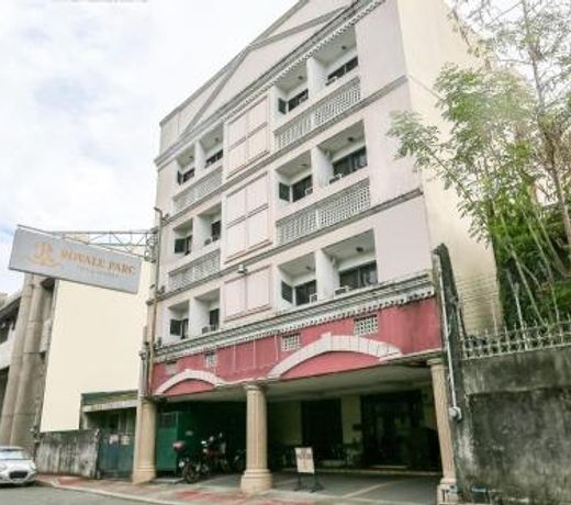 OYO 406 Royal Parc Inn & Suites
