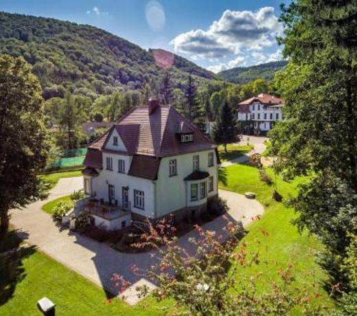 Villa Adam